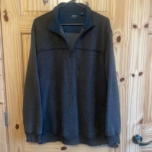 Men’s Arrow sweater Large